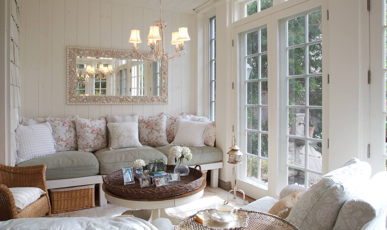 antique-provence-style-living-room